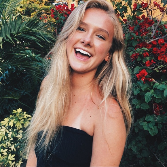 Meet your Posher, Shelley - Picture 2 of 6